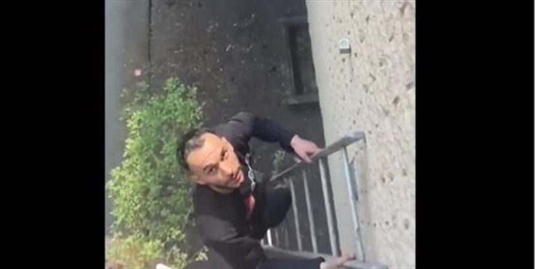 بالفيديو: تسلق منزل صديقته وهددها بالقتل