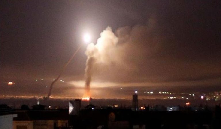 بالفيديو: العدو يقصف مواقع للمقاومة شمال ووسط غزة