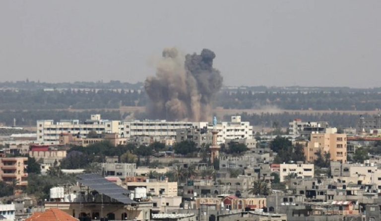 استشهاد لواء في “الداخلية – غزة” بالقصف “الاسرائيلي”