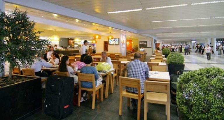 بالوثيقة.. إخبار بـ”اختلاس الأموال العامة” في مقاهي ومطاعم المطار