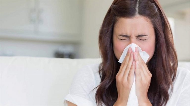 مخاطر “كتم العطسة” أكثر مما تتوقع!