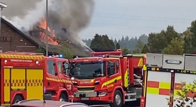 بالفيديو.. حريق “متعمد” بمسجد في السويد