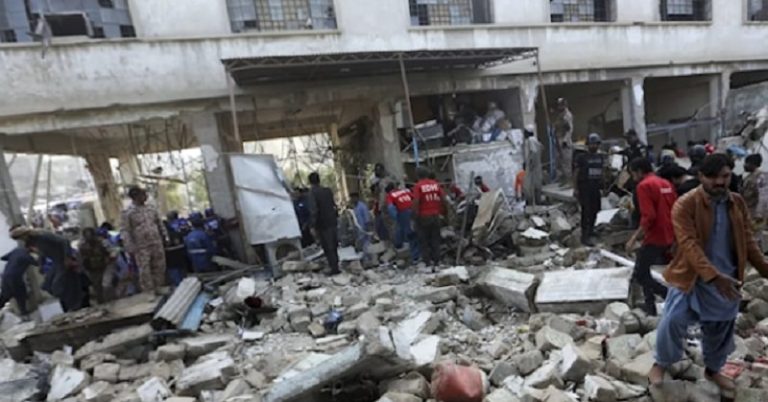 بالفيديو.. قتلى وجرحى بانفجار في باكستان