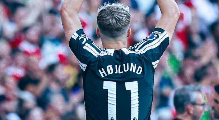 هويلاند رفض عرضا اكبر من باريس للرحيل لانكلترا