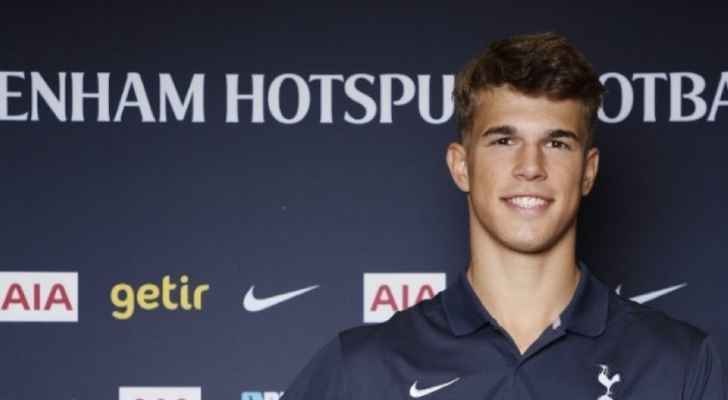 توتنهام يعلن عن ضمه لمدافع جديد