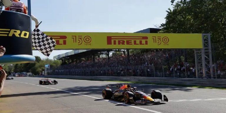 فرستابن يدخل تاريخ الفورمولا1 من أوسع أبوابه