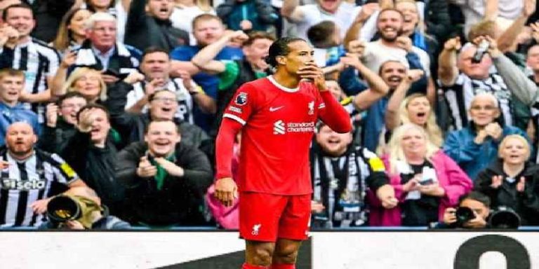 الاتحاد الانكليزي يقرر إيقاف فان دايك وتغريمه