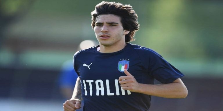 بكلمات مقتضبة.. تونالي يعلن عن شغفه الكبير بفريقه السابق