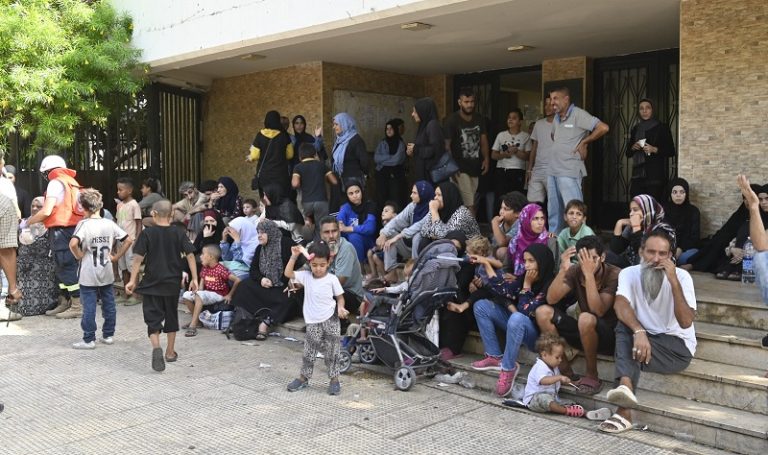 إجلاء عائلات فلسطينية ولبنانية وسورية ومكتومي القيد من صيدا