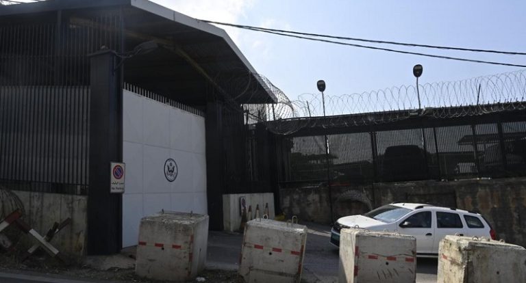 السفارة الأميركية تقفل أبوابها الاثنين