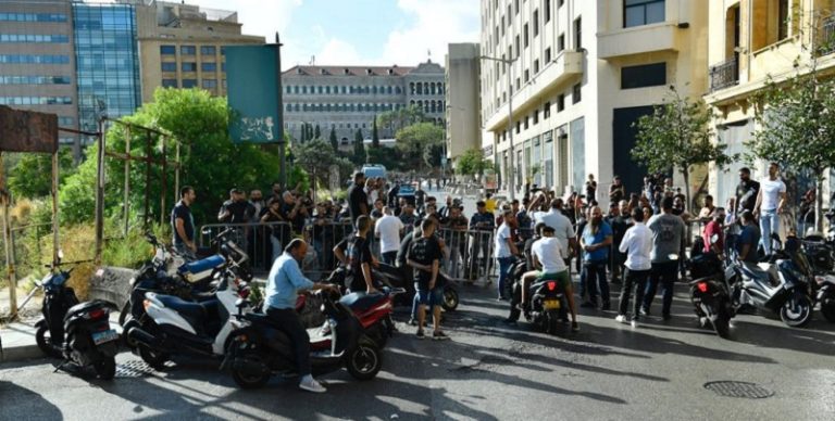 بالصور.. جرحى وصدام مع القوى الأمنية بـ”مسيرة الحريات”