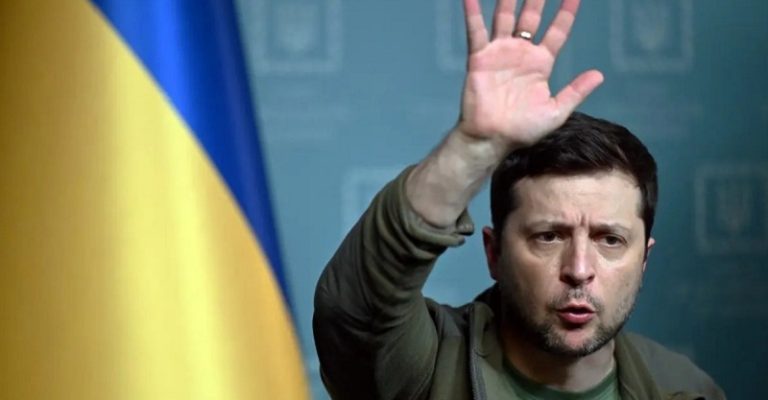 ضابط أميركي: سيتم عزل زيلينسكي قريباً