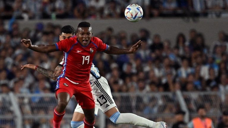 مقتل مدافع منتخب بنما بالرصاص