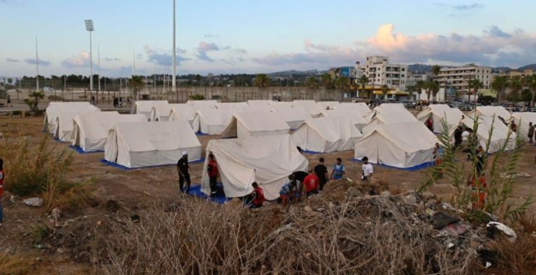 اشتباكات عين الحلوة تعطل الحياة الطبيعية في صيدا!