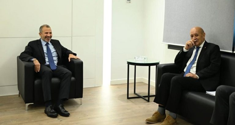 بالصور: لودريان في ميرنا الشالوحي