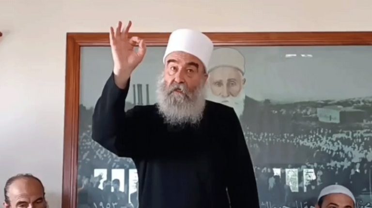 بالفيديو.. شيخ عقل دروز سوريا يدعو لـ”الجهاد” ضد “ميليشيات إيران”!