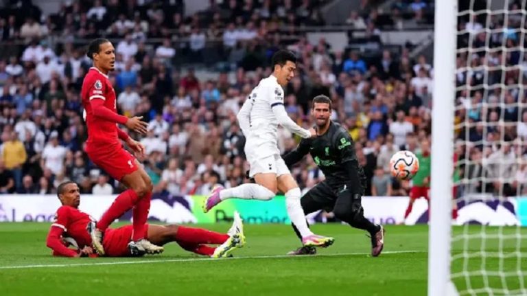 يوم المفاجآت الكروي.. لا كبير في أوروبا