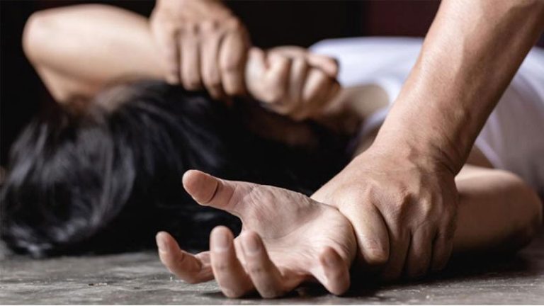 تحرش داخل غرفة عمليات!