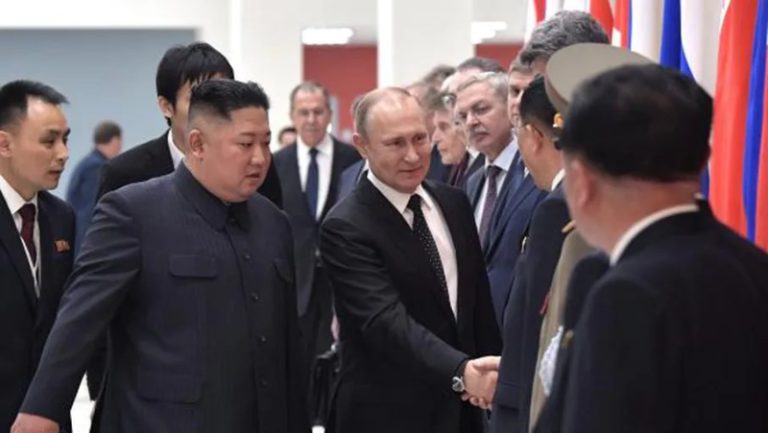 كيم لبوتين: سنخوض الحرب  معاً!