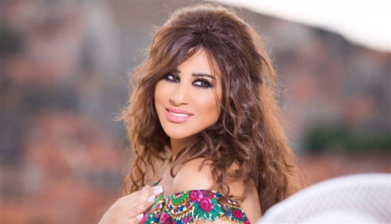 أنغام بدلاً من نجوى كرم!