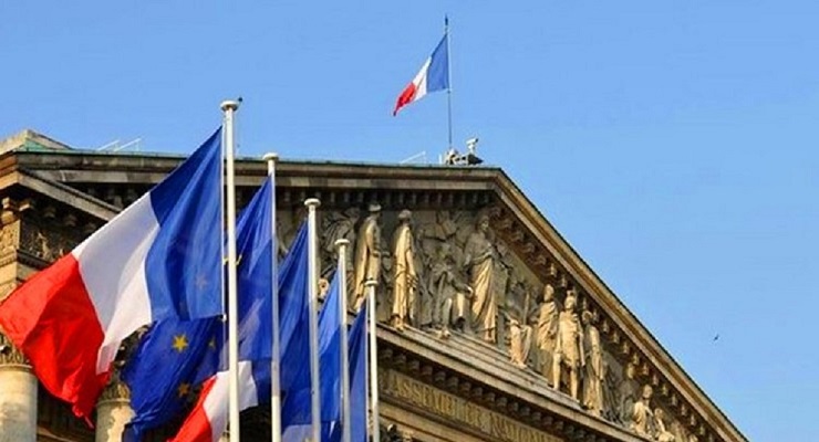 باريس: صراع أجنحة أم توزيع أدوار؟