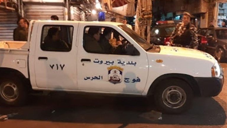 بالصور: هربا من الدراجة.. ماذا عُثر بداخلها؟