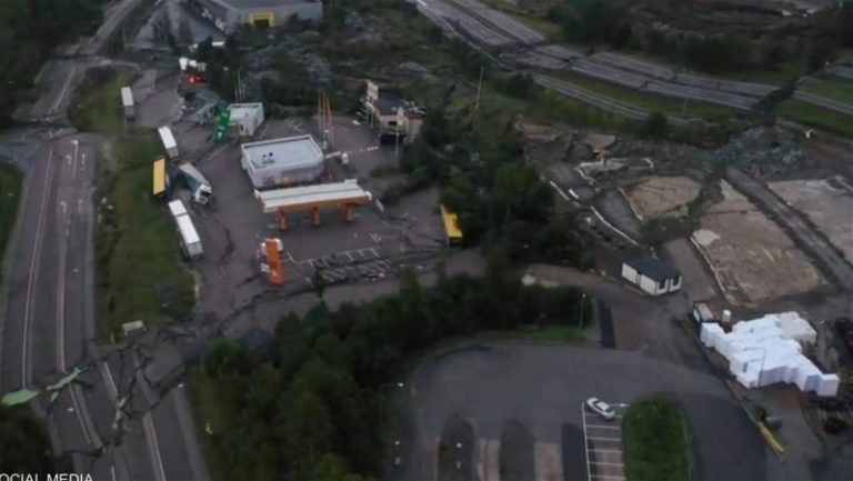 بالفيديو.. إنهيار أرضي في السويد