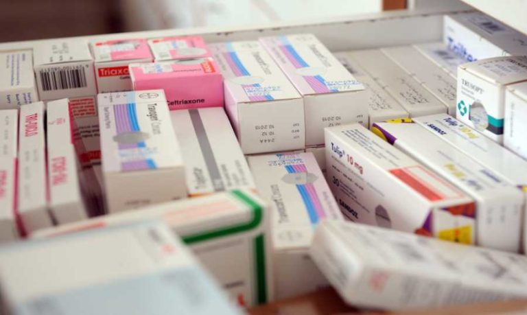 هل من حل لمشكلة تهريب وتزوير الأدوية؟