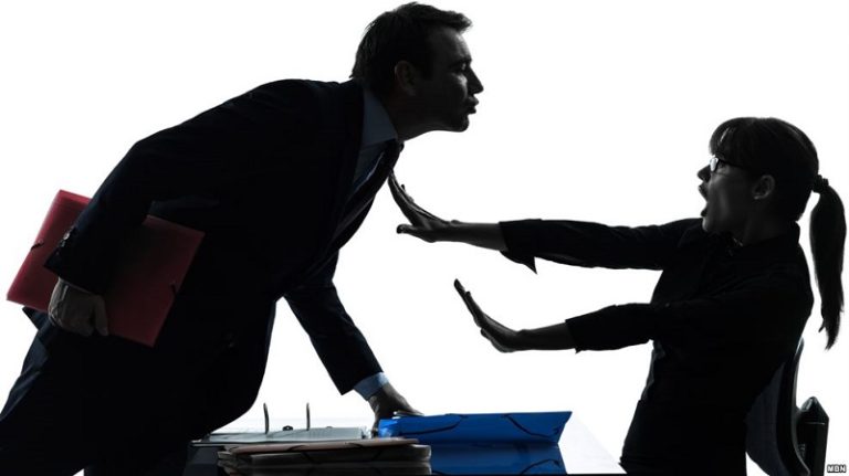 ثلث طبيبات الجراحة في بريطانيا تعرّضن للتحرش!