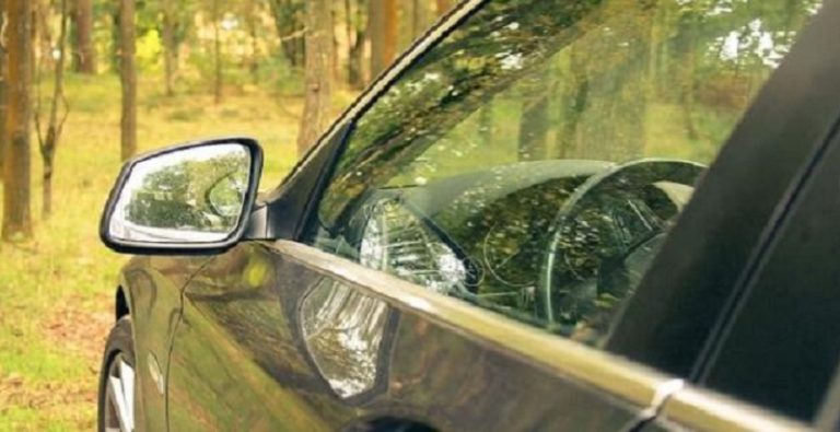 اكتشف سقوط طفله من السيارة بعد نصف ساعة!