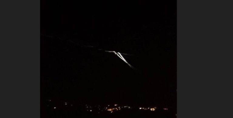 بالفيديو.. الطيران الحربي “الاسرائيلي” يحلق فوق جونية