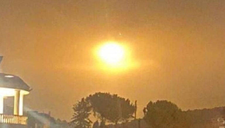 بالفيديو: تحليق مكثف لطيران العدو.. وقنبلة مضيئة بين عيتا ورميش