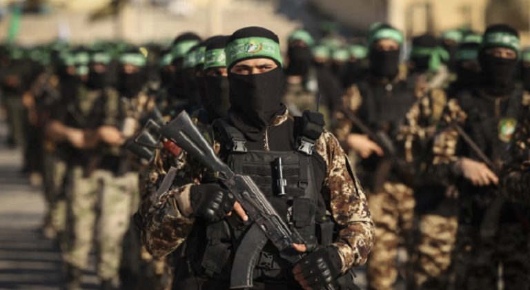 “القسام”: استهداف آلية وجرافة للعدو في بيت حانون