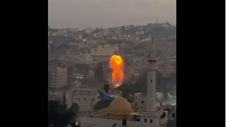 بالفيديو.. تفجير عبوة ناسفة بقوات الإحتلال بمخيم نور الشمس