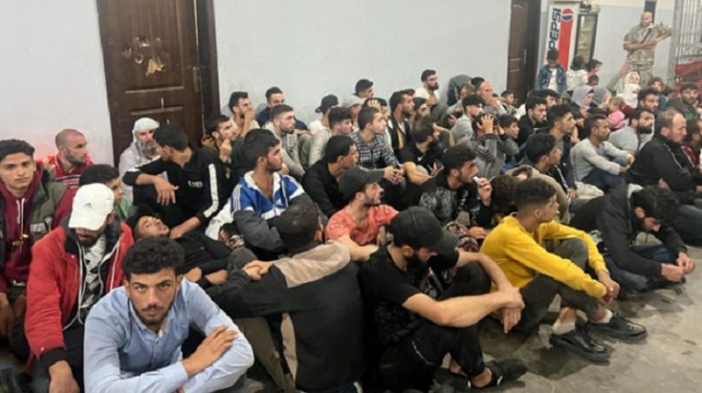 انقاذ 125 شخصاً على متن مركب هجرة غير شرعي