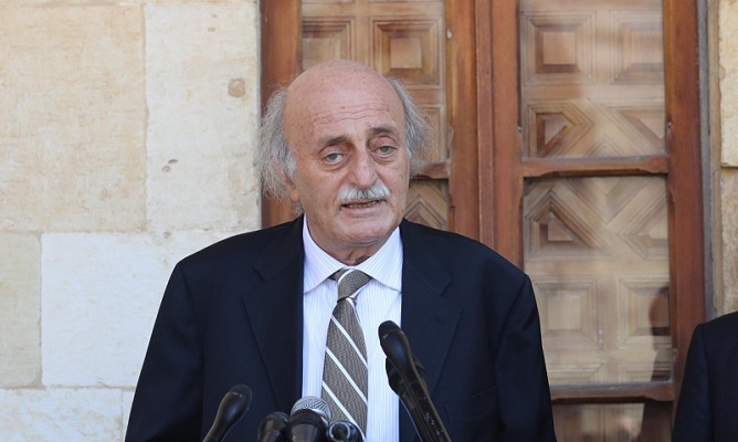 جنبلاط من دار الطائفة: نؤيد الحراك السلمي في جبل العرب