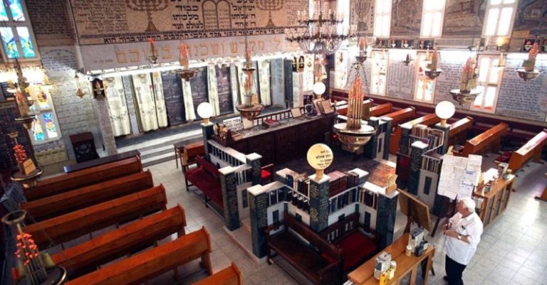 طعن رئيسة كنيس يهودي حتى الموت!