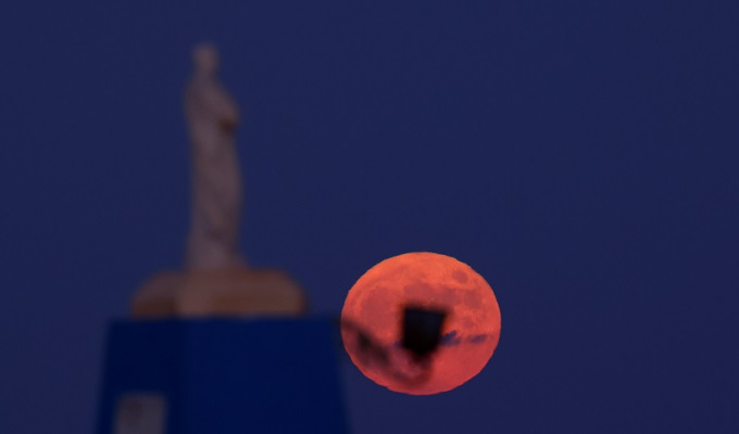 بالفيديو.. ظواهر فلكية فريدة خلال هذا الشهر!