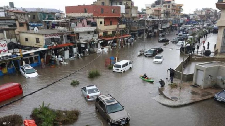 بالفيديو.. طوفان وسيول مع بداية تساقط الأمطار في لبنان!
