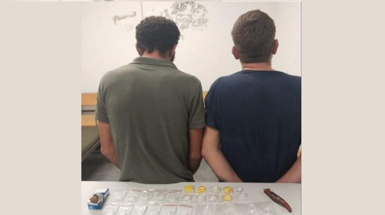 مروّجا مخدرات في قبضة الأمن