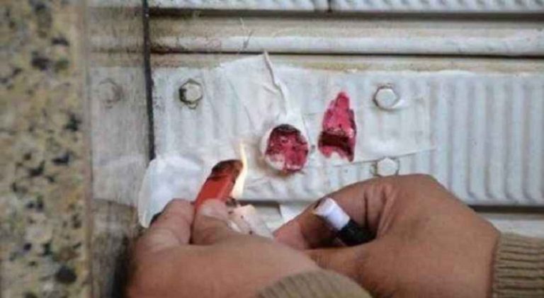 إقفال محال بالشمع الأحمر في الكورة