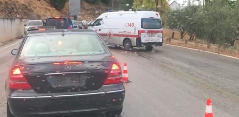 بالصور- سيارات عالقة وسيول.. هذا هو المشهد في الشمال