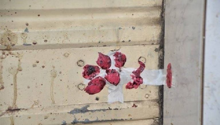 ختم محلات للسوريين بالشمع الأحمر في البقاع!