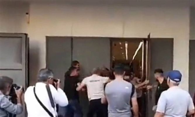 محاولة اقتحام أحد البنوك في الحدث!