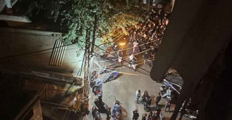 بالفيديو.. إشكال بين نازحين قرب مسجد عثمان في بيروت