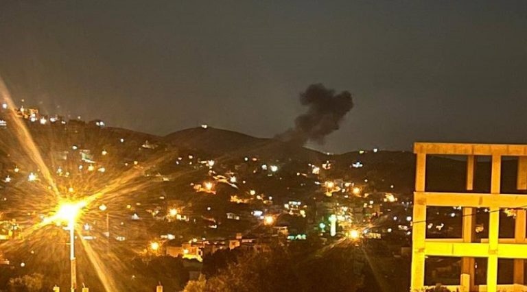 ‏غارة جوية “إسرائيلية” بين ⁧ يارون⁩ ورميش