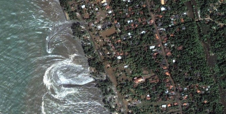 تحذير من تسونامي.. زلزال بقوة 6.6 سيضرب هذا البلد؟!