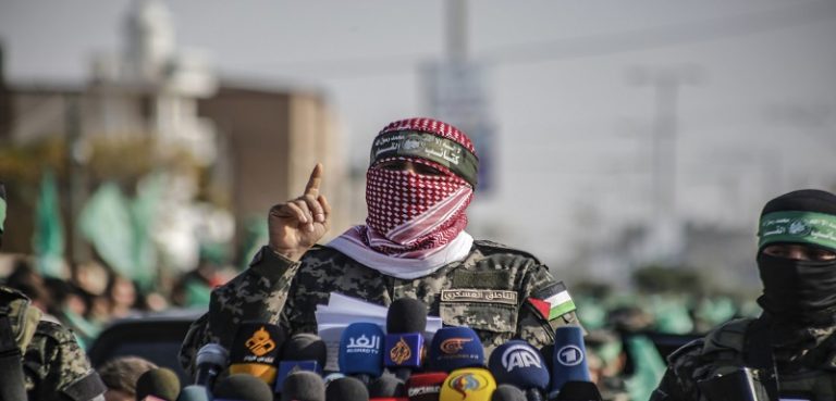 بالفيديو ـ وجه أبو عبيدة.. لغز “إسرائيل” الجديد بعد صمت نصر الله!