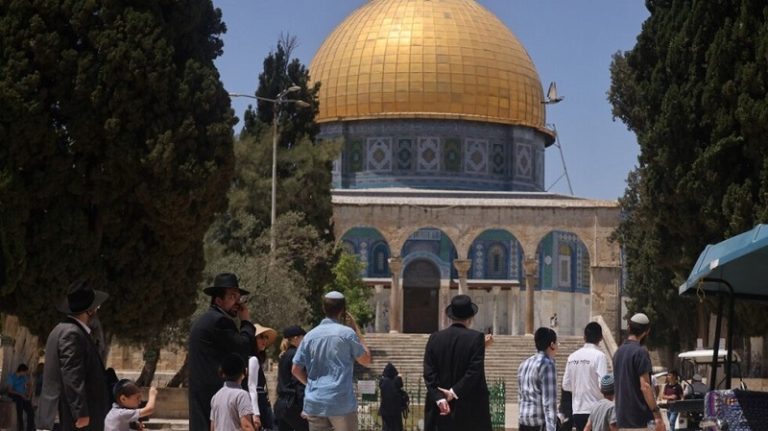 بالفيديو.. اقتحام أكثر من 1000 مستوطن للمسجد الأقصى