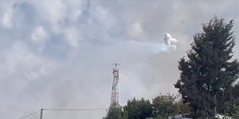 قصف “إسرائيلي” مكثف على أطراف عيتا الشعب وإصابة مواطن